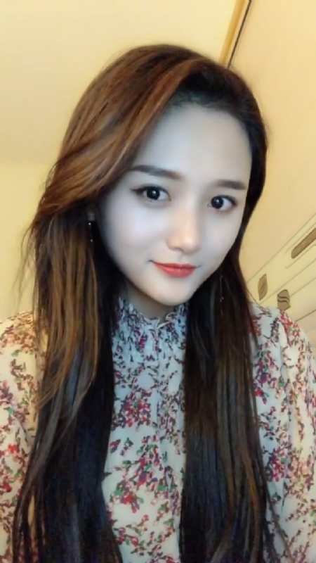 淡然一笑的第一张照片--南昌相亲服务中心