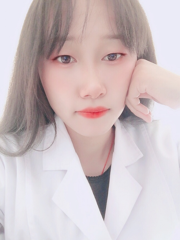 白婚纱的第一张照片--南昌相亲服务中心