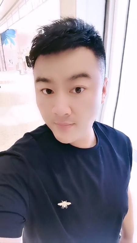 微风徐徐的第一张照片--南昌相亲服务中心