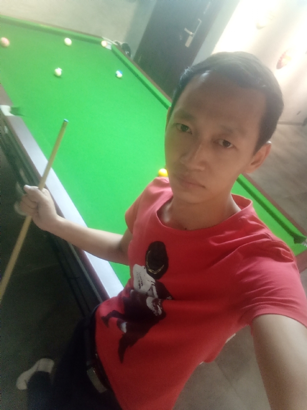 耳机分你一半的第一张照片--南昌相亲服务中心