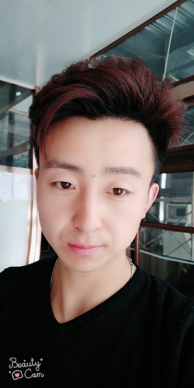 拼命微笑的第三张照片--南昌相亲服务中心