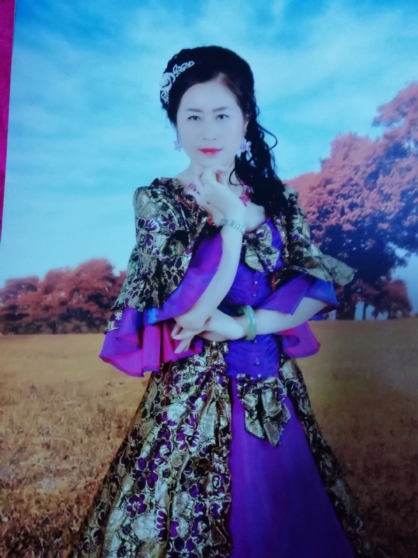 清水芙蓉的第一张照片--南昌相亲服务中心