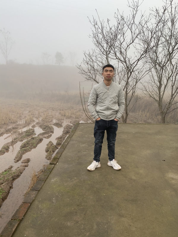 迷路的小猪的第一张照片--南昌相亲服务中心