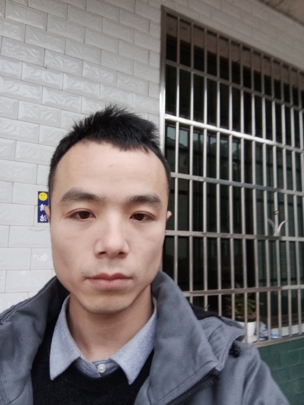 笑得那么开心的第一张照片--南昌相亲服务中心