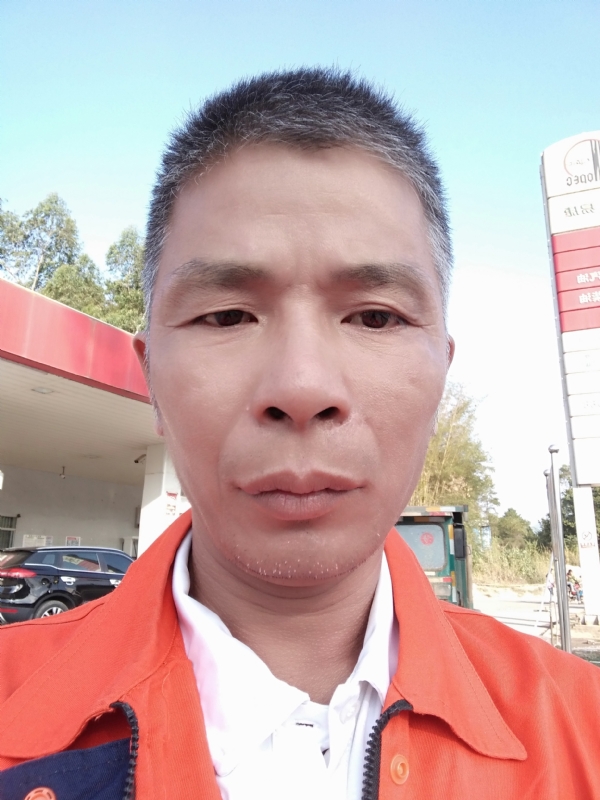 静候缘分的第一张照片--南昌相亲服务中心