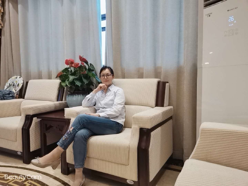 秋水伊人的第一张照片--南昌相亲服务中心