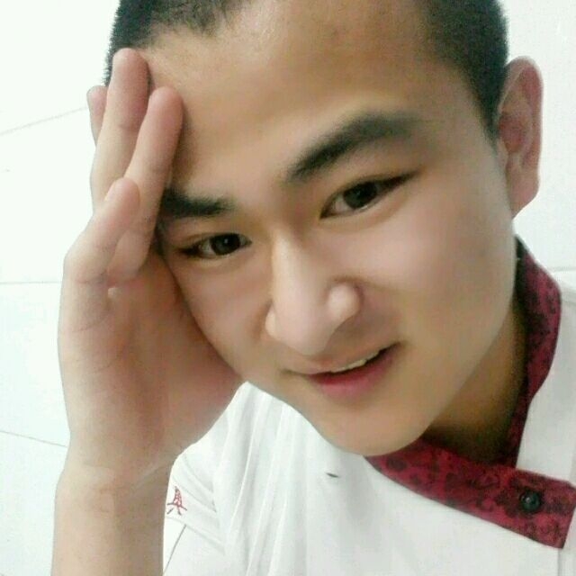 人潮拥挤的第一张照片--南昌相亲服务中心