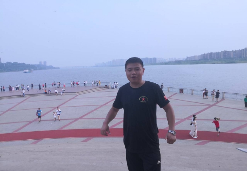 曾经心疼的我的第一张照片--南昌相亲服务中心