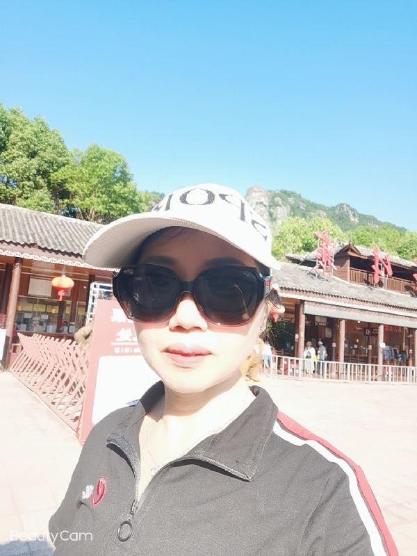 山百合的第一张照片--南昌相亲服务中心